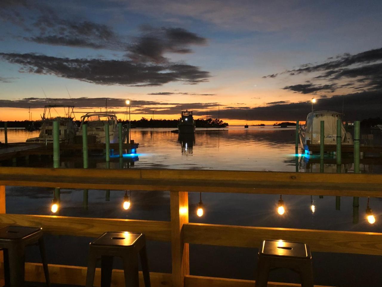 Full Moon Hotel & Restaurant Salinas Extérieur photo